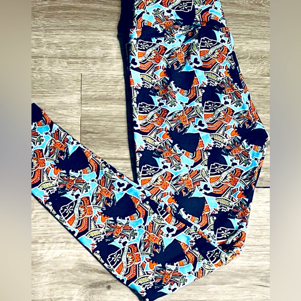 Disney X LuLaRoe Queen of Hearts Alice In Wonderland Leggings OS NWT
